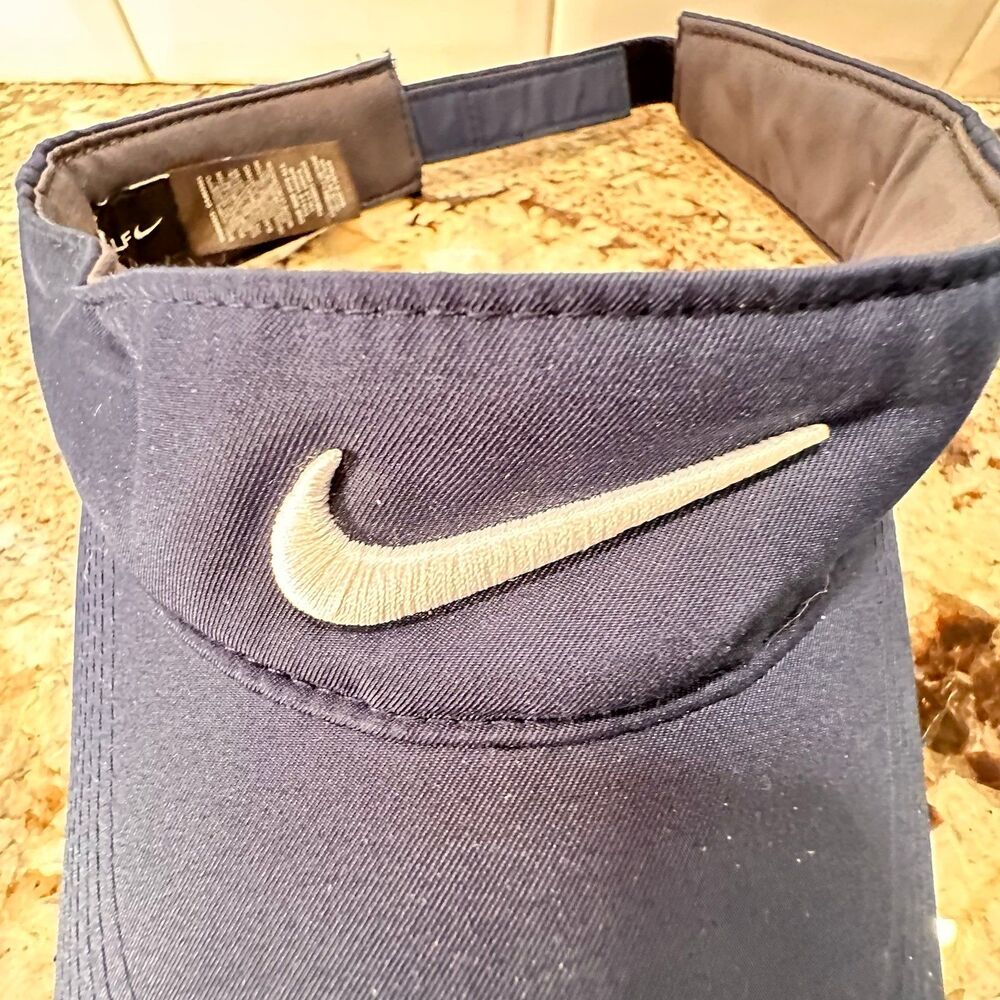 Nike Visor - Picture 2 of 10